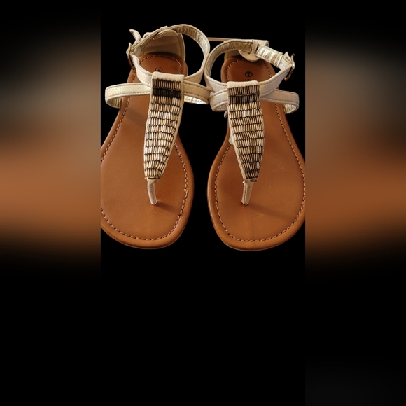 AVENUE Bronze T Strap Sandals.  NWT - Picture 1 of 3